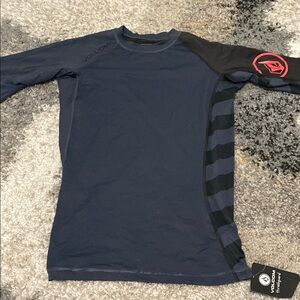 NWT L Volcom Navy and Black Short Sleeve Rashguard - FREE with bundle purchase